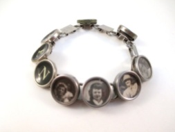 Typewriter keys bracelet with old family photos - just too sweet!
